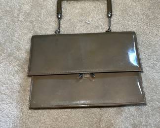 Super cute vintage purse.