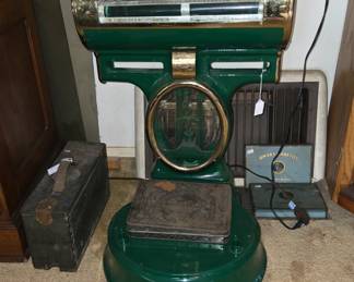 Antique merchant scale