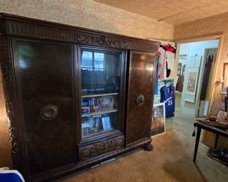 Large wall unit