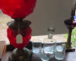 Antique Gone with the Wind lamp