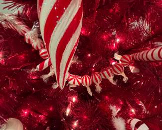 Details of red and white tree