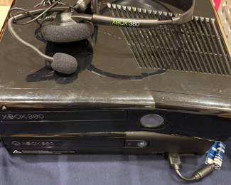 XBOX 360 (2) game consoles