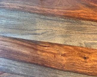 top of desk wood detail very cool