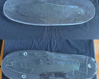Kosta Boda 70’s Swedish Glass Fish Embossed 18-1/2” Platter
Italglass Fabrique Alamain Hand Made Glass Fish Footed Platter 23 1/2" Long