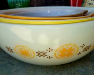 4 pcs. "Town and Country" Pyrex set