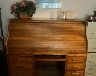 Roll top desk