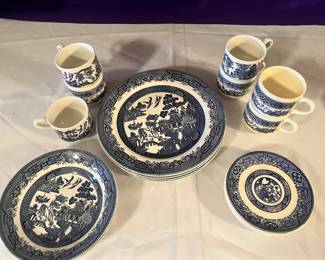 Blue Willow dinnerware