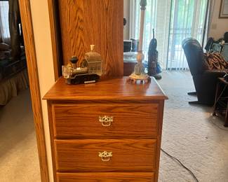 Nice 4 drawer chest