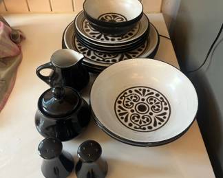 Vintage Noritake Folkstone New Santa Japan Stoneware MCM. Misc pieces