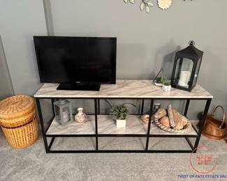 ASHLEY Furniture Donnesta Console Table