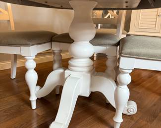 Bowery Hill Round Table and Chair Set