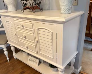 Liberty Furniture Summer House Server in Oyster White
