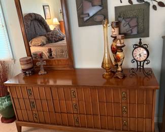 DIXIE Mid Century Modern Walnut 9 Drawer Dresser