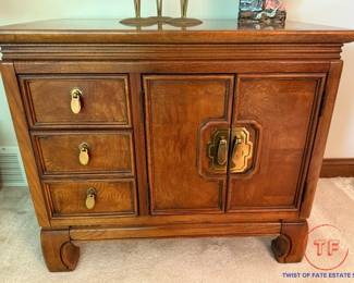 THOMASVILLE Chinoiserie Mystic End Table
