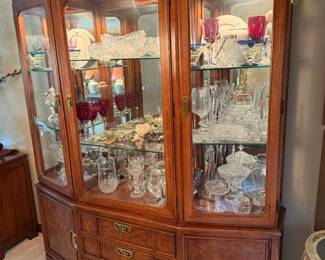 THOMASVILLE Chinoiserie Mystique Hutch / Cabinet