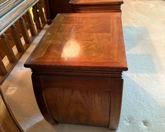 THOMASVILLE Chinoiserie Bunching Table with Stools