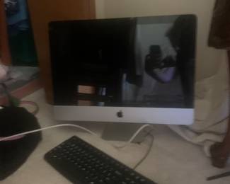 Apple desktop with keyboard 