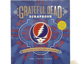 GRATEFUL DEAD SCRAPBOOK AND CD