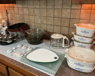 VARIOUS CASSEROLES INCLUDING CORNINGWARE