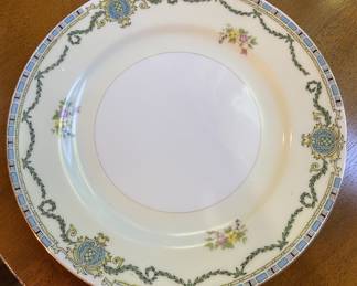 Noritake "Gold China" retired pattern from 1938. Check Replacements.com for comparison. Pattern #GOCGO C4.