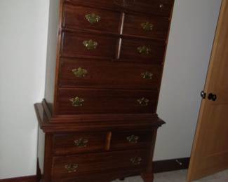 Matching Mahogany High Boy w/Queen Anne Legs