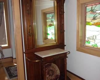 PULASKI Hall Tree w/Marble Top
