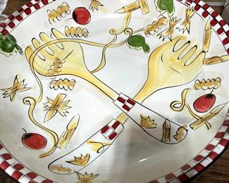 Pasta, anyone? Of course, when you have this beautiful serving bowl. Large enough for an entire dinner party!