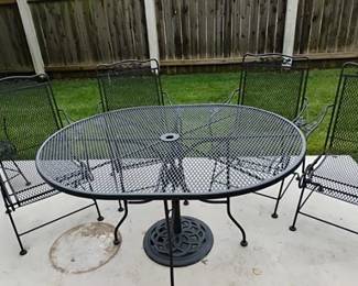 Patio Table, 4 Chairs