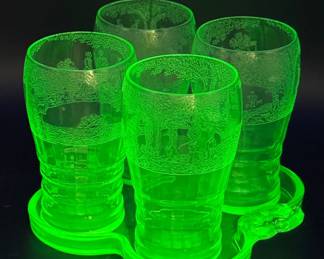 (5) Federal Glass Uranium Tumblers with Golf Scene & Tray