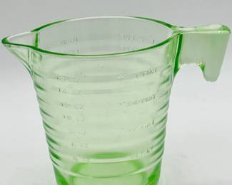 Uranium Glass Measuring Cup – 2 Cup / 1 Pint Capacity