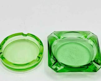 (2) Vintage Glass Ashtrays feat. Uranium