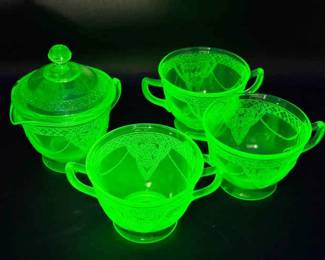 (5) Federal Glass “Patrician” Uranium Glass Cream Soup Set – Bowls & Covered Sugar