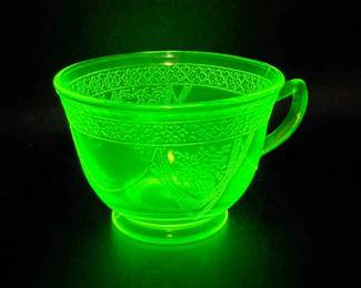 (14) Federal Glass Georgian Lovebird Cups — Large Set, Glows 1931 - 1936