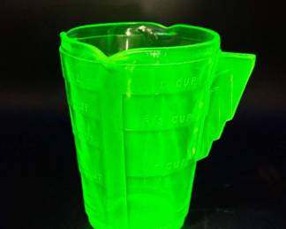 Federal Art Deco Uranium Glass Measuring Cup