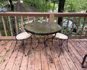 Wrought Iron Bistro Table w/chairs