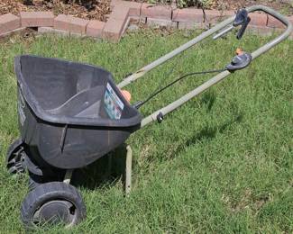 Scotts Turf Builder Spreader