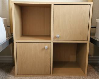 Light Wood 4-Cube Unit w/ 2-Cabinet Doors