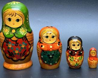 4-Russian Matroyshka Nesting Dolls, Vintage