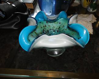 Art glass bowl