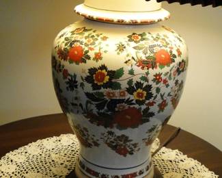 Oriental style table lamp