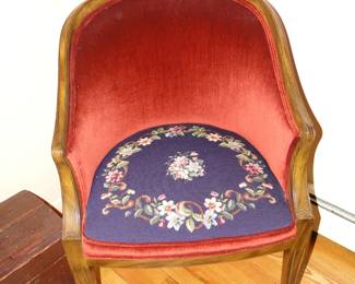 Tapestry Seat Rounded chair