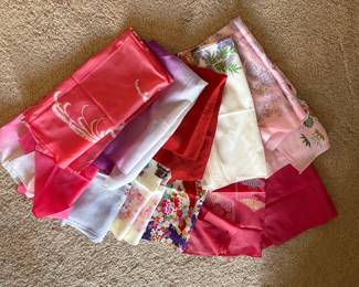 AWT025 Another Amazing Scarf Lot