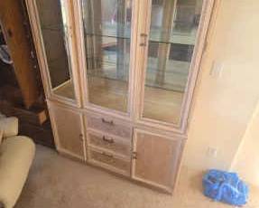 AWT027 Light Wood Finished Hutch