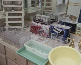 AWT121 - Medical Supplies and Bathroom Miscellaneous