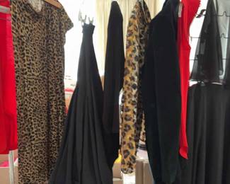 AWT138 ladies, High-End Clothing, Animal, Print, Red, And Black Bean