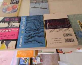 AWT067 Japanese Paperback Books (Lot Of 10)