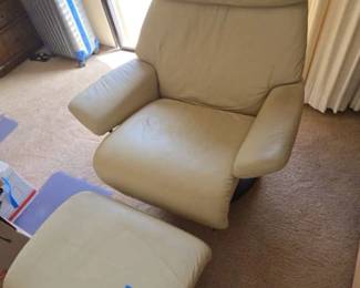 AWT039 Sressless Dream Recliner With Ottoman