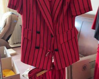 AWT146 Ladies Luxury Clothing Size Small Med