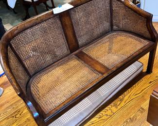 Bench/loveseat
With cushion