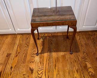 “Baker Furniture Co”
Tea table